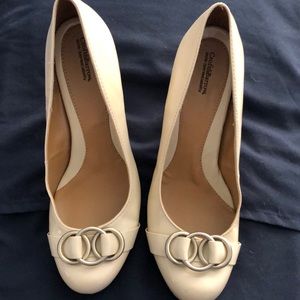 Croft &Barrow beige dress shoes size 9